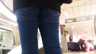 A girl with such a body is fucking like a pro in this hidden camera video