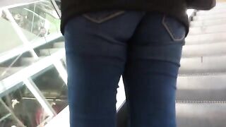 A girl with such a body is fucking like a pro in this hidden camera video