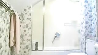 I peed in the mall, camera in the toilet - don't peek!