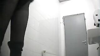The hidden chamber in the parachute is not just a myth