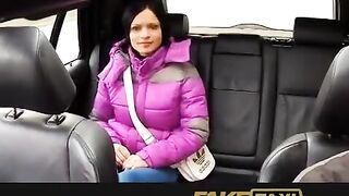 A hot girl slept with her taxi driver because she couldn’t resist