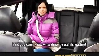 A hot girl slept with her taxi driver because she couldn’t resist