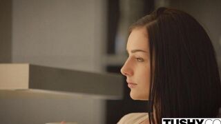The husband convinced his wife to try anal for the first time