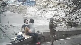 A peeping guy fucked a girl on the street and took pictures