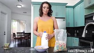 A young girl is having fun while her house is empty, a babe