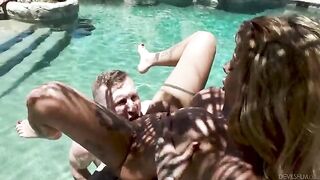 A hot slut has sex with her relative in the swimming pool