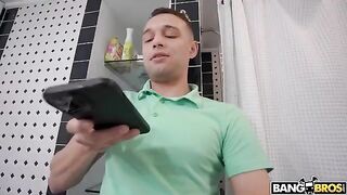 The hot stepmom can not refuse the son's desires