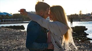 A man gave the girl a 100% satisfaction in their encounter