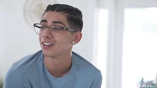 Stuck on stepmom's natural boobs scene