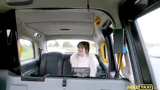 Fucking beautiful girl right in the car, it's amazing