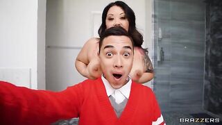 Tokyo Leigh needs help with her work and gets intimate