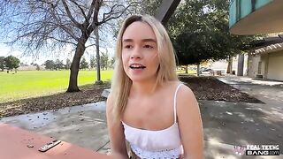 A girl would do anything to satisfy her lover, even in public places