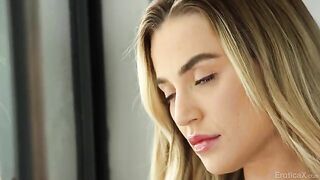 French kiss with a man for passionate pussy licking
