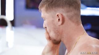 You fuck and do not get distracted by anything