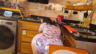 A hot girl was worked out with her boyfriend at home