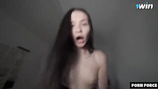 The girl could not stand it, so she was shaking with pleasure