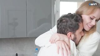 The plumber came to fix the leak and was rewarded with a blowjob