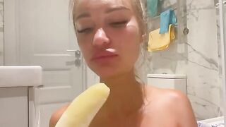 Monika Fox got her asshole filled with a banana