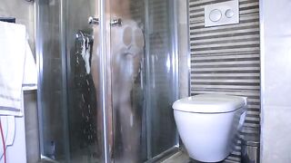 Mouth instead of shower for a passionate amateur couple