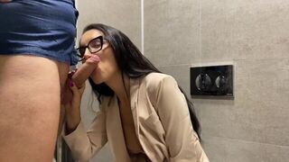 Hot secretary fucks with her boss straight in the stall