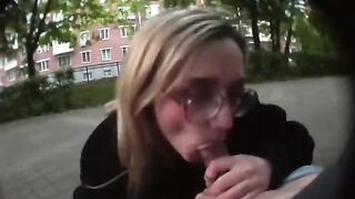 A girl agreed to fuck with me by the road