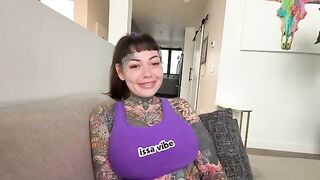 The girl with the split tongue passionately fucks and makes creampie