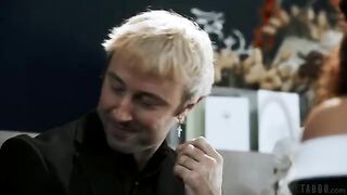 Anal sex with a dark-haired beauty is unforgettable