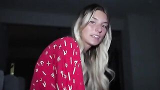The couple enjoyed each other’s lips before going to bed together