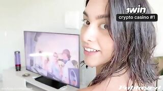 The delivery guy came to the house with a special surprise for the 18 y.o. Latina babe