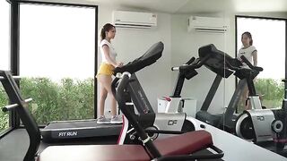 Girl made a mess of herself at the gym, and a guy wanted to help her wipe it off