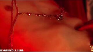 The rhythm of the pussy, synchronized with the beat of the song