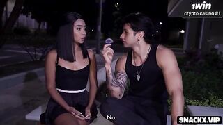 The best pick up lines to get laid with sexy Colombiana
