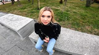 A guy met a girl on the street and fucked her at her home, Lis Evans starred